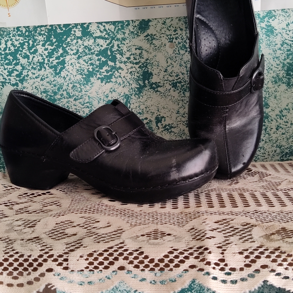Dansko clogs size 9 black